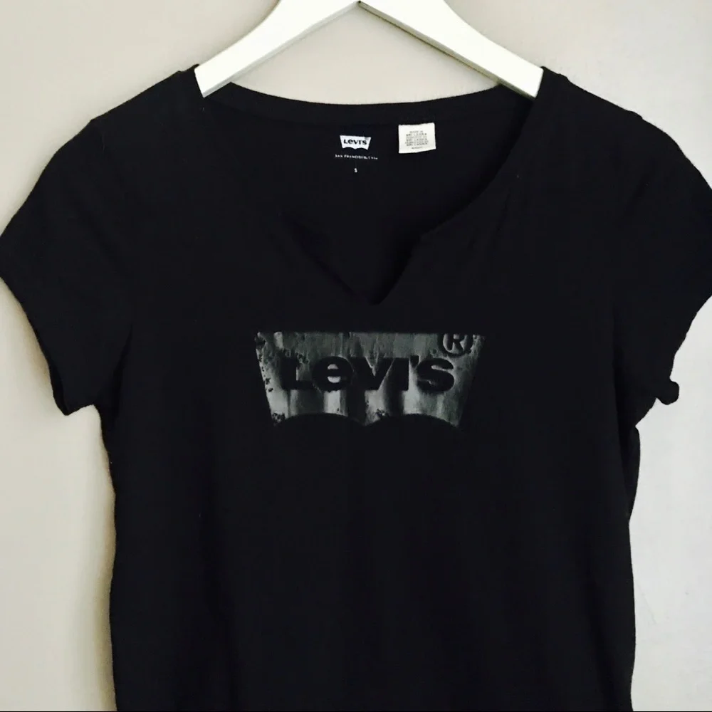 [Levi's] Black Short Sleeved Top